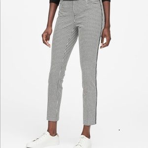 Banana Republic Plaid Slimming Bi-Stretch Sloan
